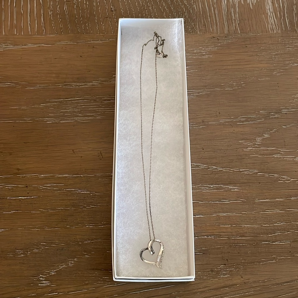 Kay Jewelers silver heart necklace